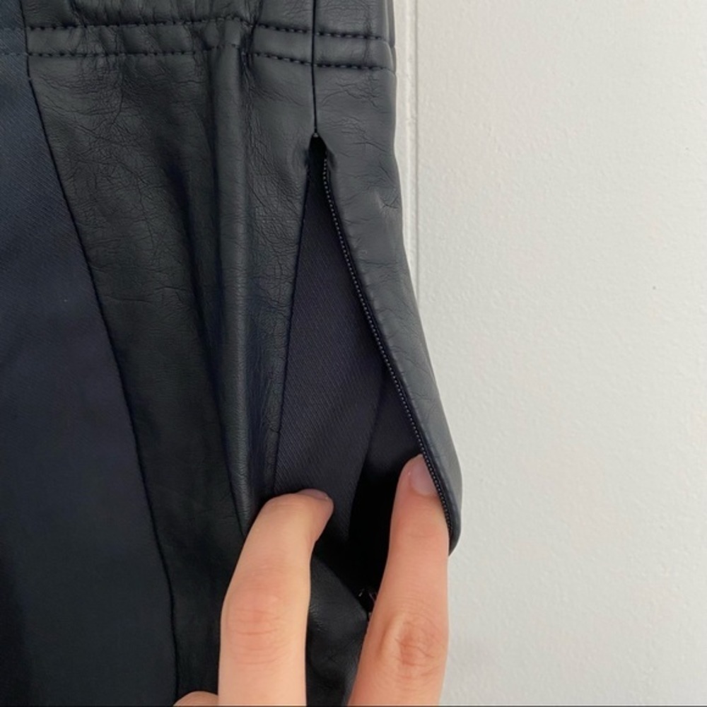 Club Monaco charcoal ponte black faux leather panel stretch pull on pants 00 - Picture 4 of 8